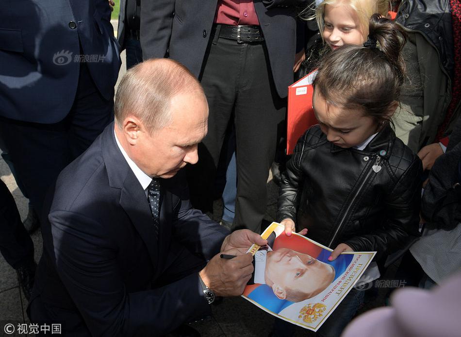 A fashion brand collaborated with a local artist to create a limited-edition clothing collection inspired by the city’s skyline