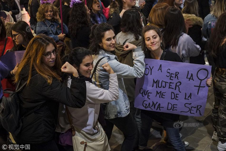 Local schools switched to compostable lunch trays to reduce waste in school cafeterias