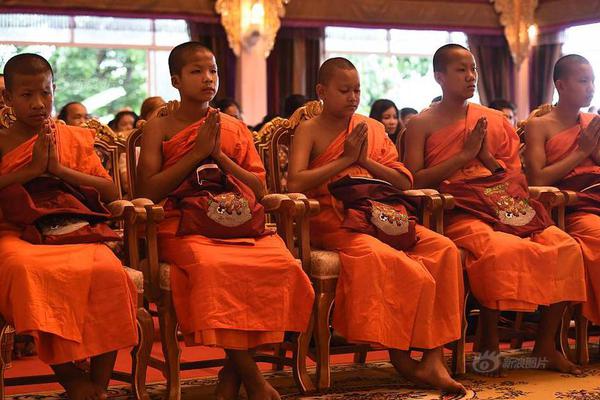 Electronics manufacturer recalls certain laptop models due to battery safety concerns