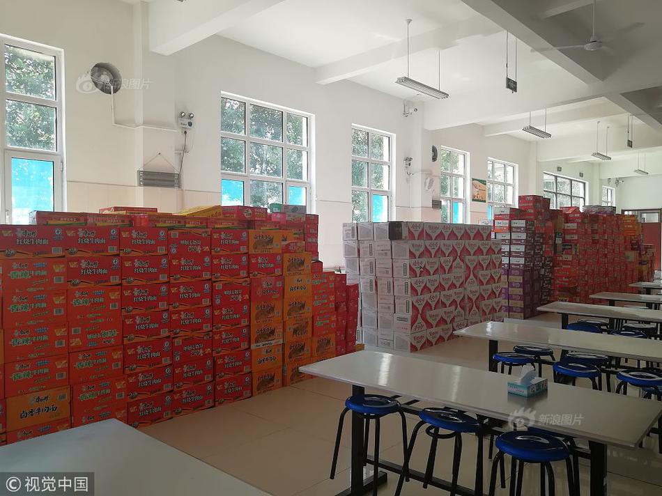 A fire department taught residents how to use fire extinguishers during a hands-on training session