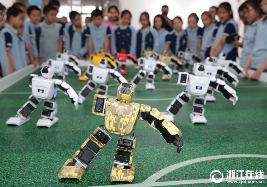 A community center offered free computer classes for seniors to help them learn digital skills