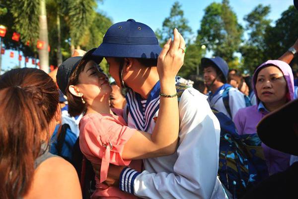 Wildlife sanctuary releases birds of prey back into wild