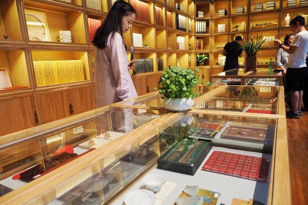 A museum displayed a rare collection of vintage cameras from the 19th and 20th centuries