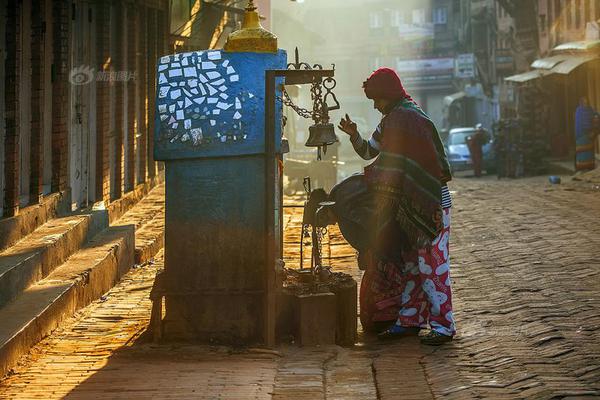 A fashion boutique started selling handmade jewelry created by local artisans