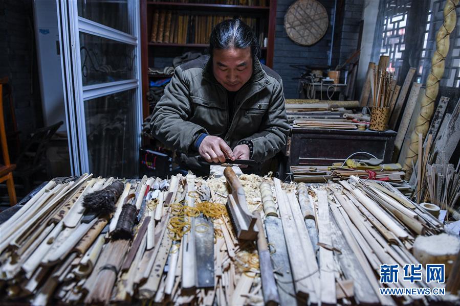 The government launched a campaign to promote tourism in small towns with historical sites