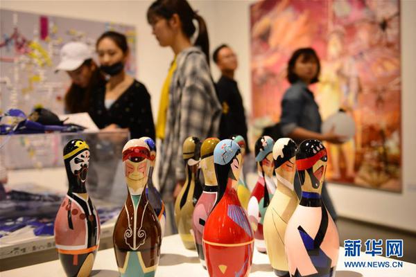 A museum hosted a workshop on pottery making for adults and children