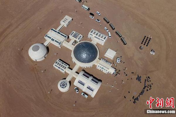 A photographer collaborated with a local business to create promotional photos