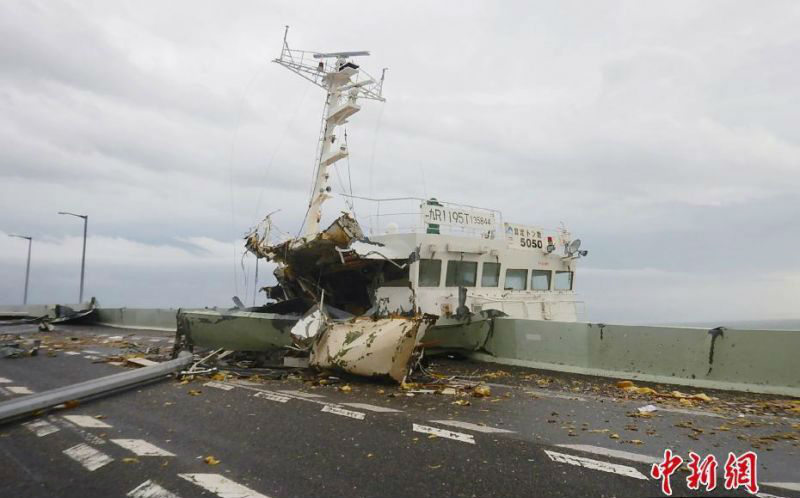 A community center hosted a craft fair that featured works from 50 local artisans