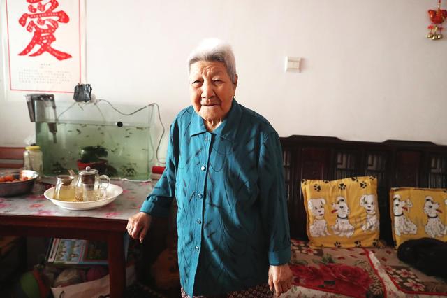 A study found that reading printed books improves comprehension more than reading e-books for most readers