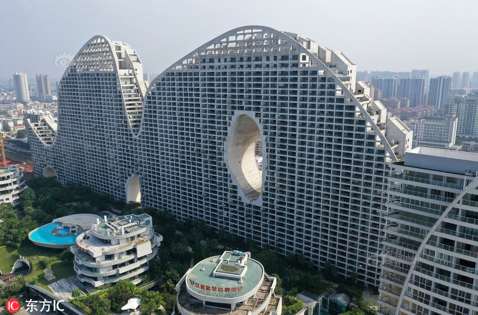 Scientists developed a new type of fabric made from recycled plastic bottles