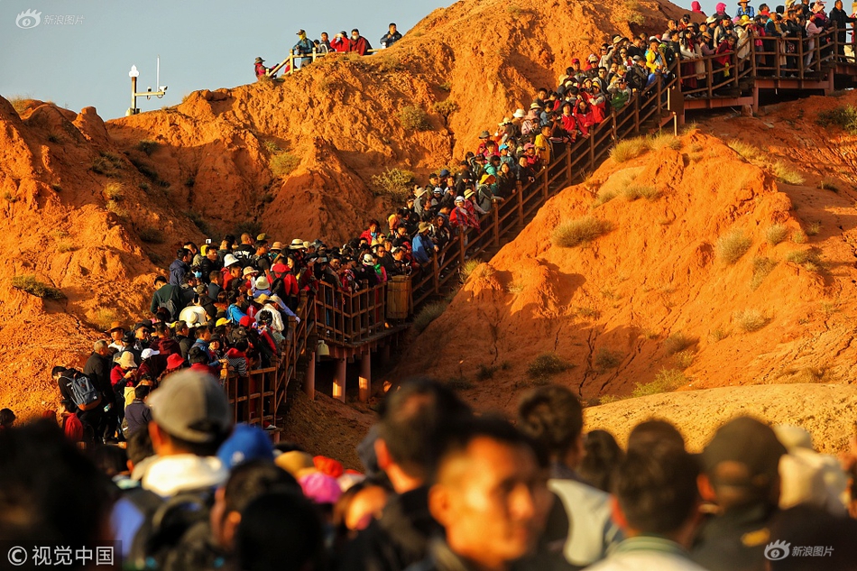 A study showed that practicing tai chi improves balance and reduces fall risk in seniors