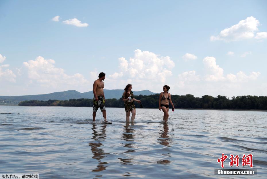 A heat advisory was issued for southern states with temperatures expected to reach 105°F