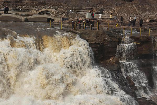 An airline announced it would use more efficient engines to reduce fuel consumption and emissions