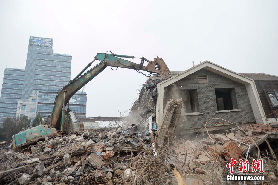 A charity organized a concert to raise money for a local children’s hospital