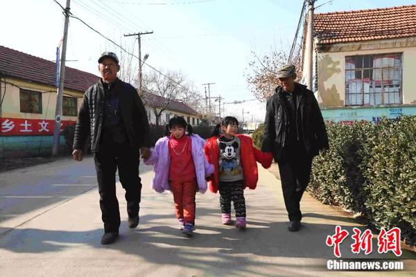 Researchers found that drinking plenty of water throughout the day can improve focus and productivity