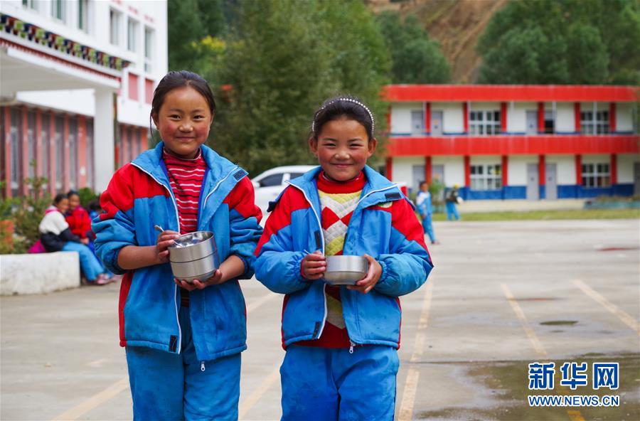 Skateboard competition awards $5,000 prize to best amateur rider