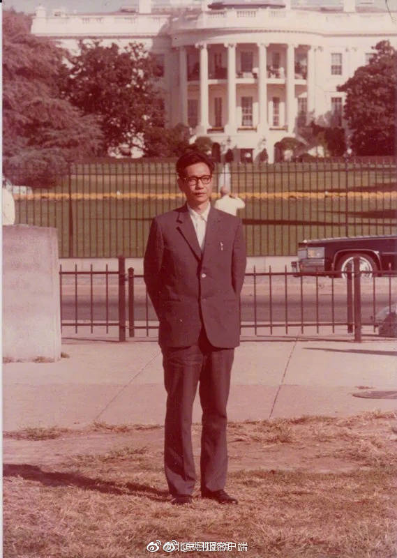 A retailer announced it would offer free shipping on all orders over $30 during its summer sale