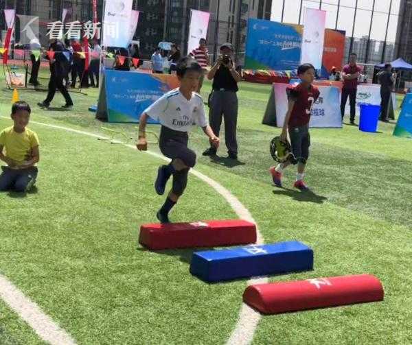 A cyclist broke a national record in a long-distance race