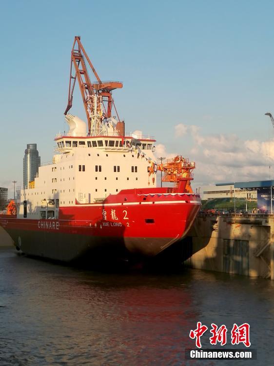 A celebrity chef published a cookbook with recipes for quick and easy weeknight meals