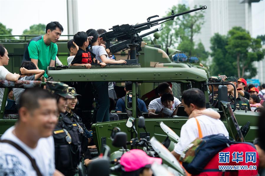 Fire department installs smoke detectors in homes of elderly residents for free