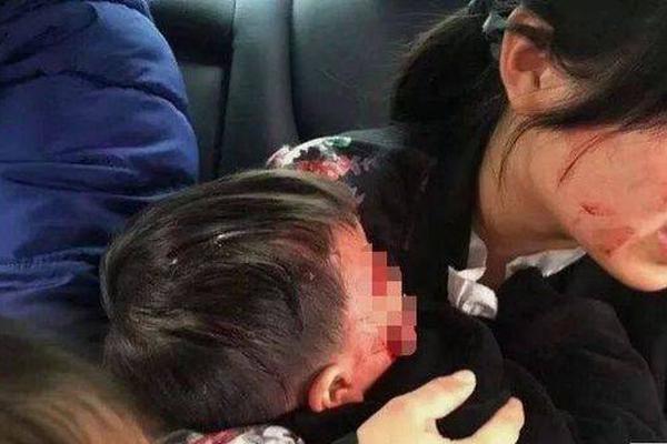 Volleyball tournament features teams from 35 colleges nationwide