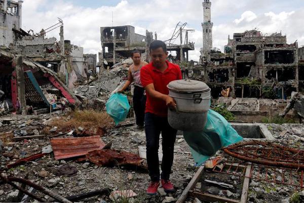 Scientists developed a new type of fabric that repels stains without harmful chemicals