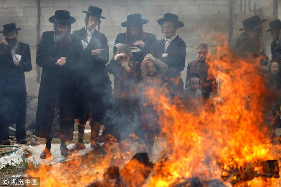 A hospital started a support group for families of patients with terminal illnesses