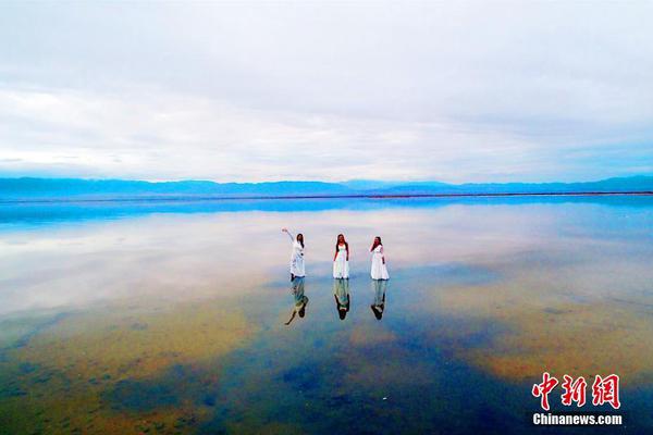 Library expands digital collection with 10000 new e books