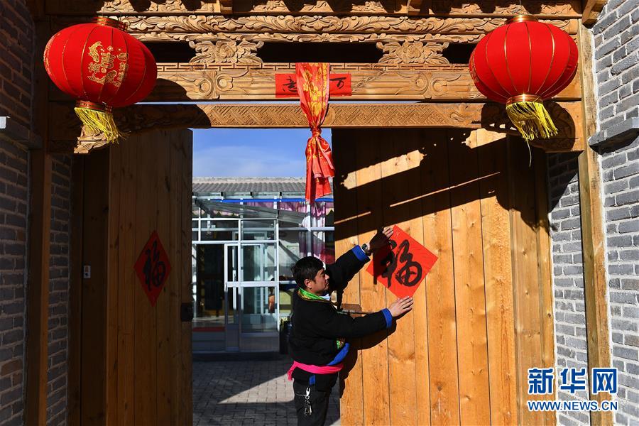 A museum offered free admission on weekends for families