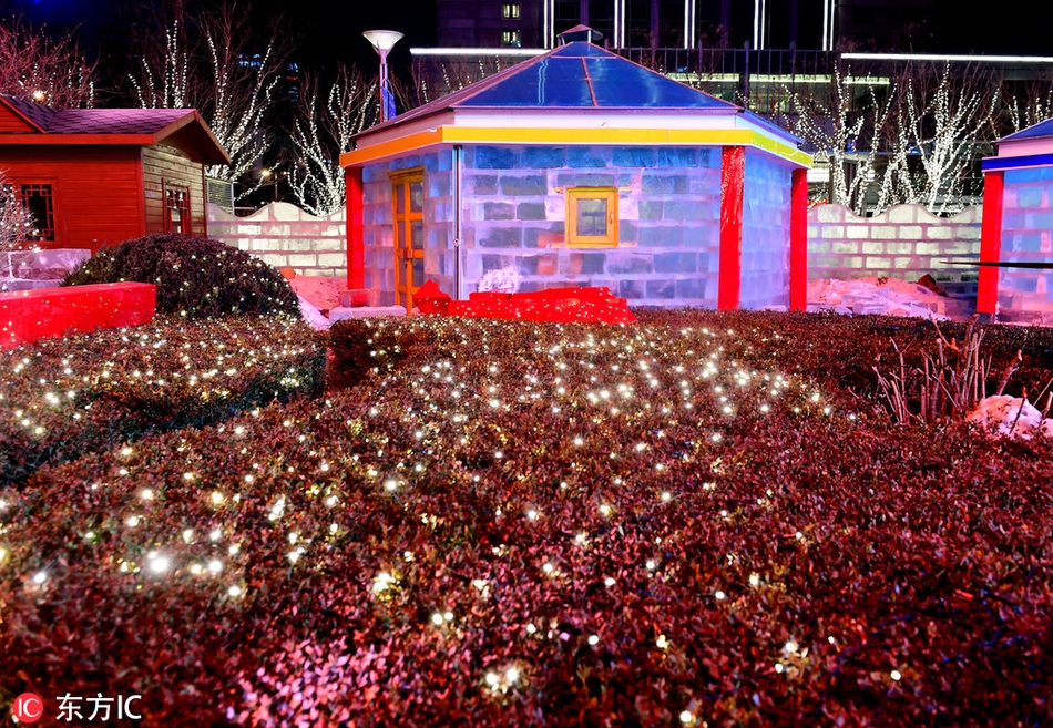 An international aid organization delivered 15000 tons of food to a country facing severe famine due to ongoing conflicts