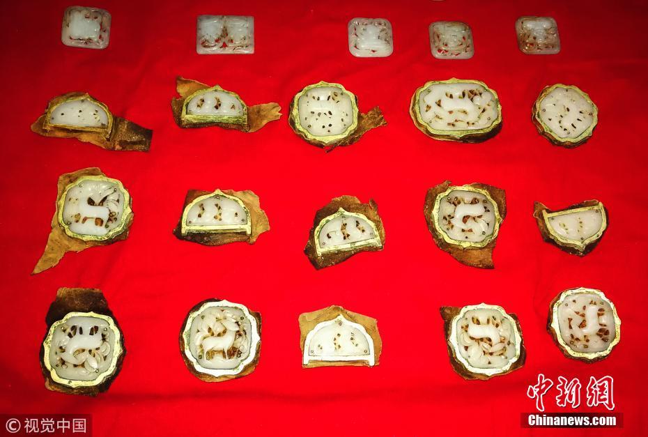 Softball team wins regional tournament and qualifies for national championship