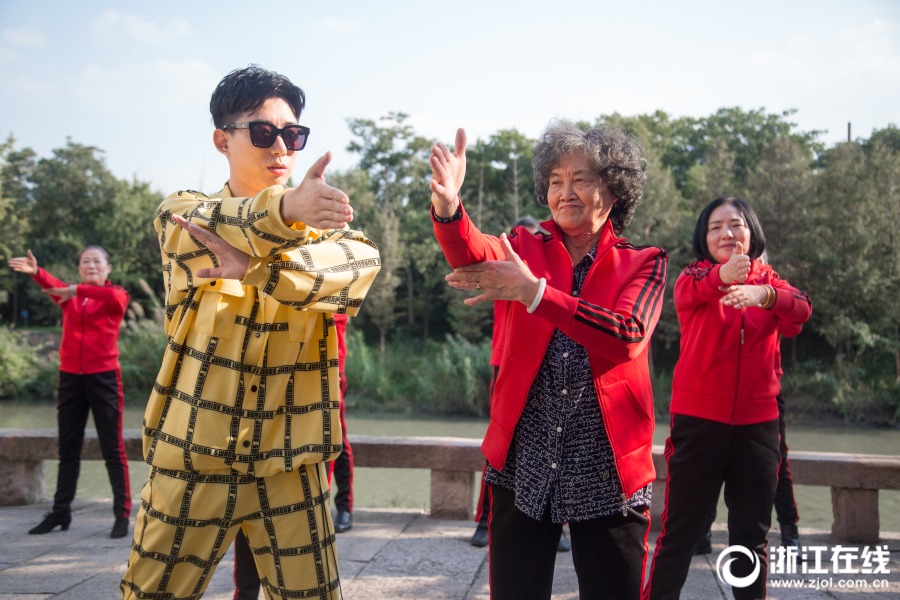 Medical researchers found that regular strength training can reduce the risk of osteoporosis in women