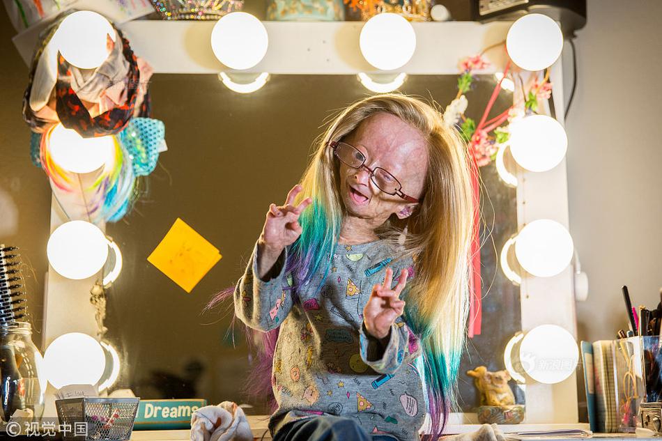 Biologists track migration of monarch butterflies using tiny GPS devices