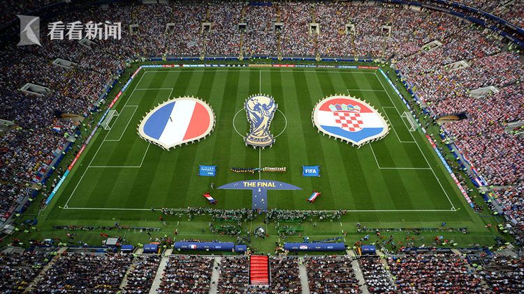 A hospital performed the first successful liver transplant using a organ from a living donor