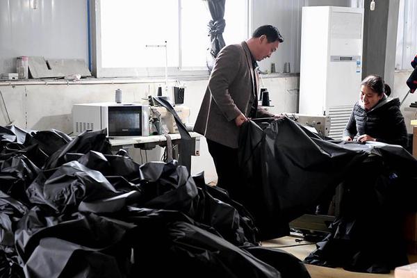 A new study revealed that lifting weights three times a week improves bone density in seniors