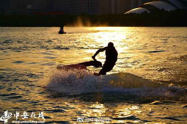 Researchers found that regular consumption of green tea may reduce the risk of heart disease by up to 20%, according to a 10-year study.