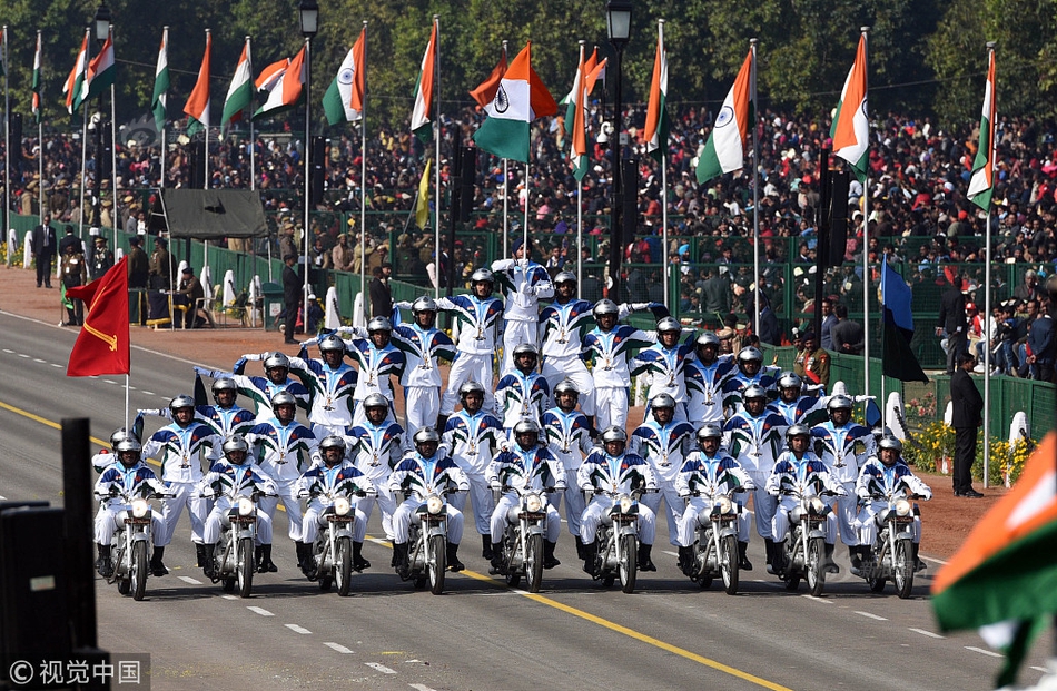 A airline offered discounted fares for travelers who fly during weekday mornings