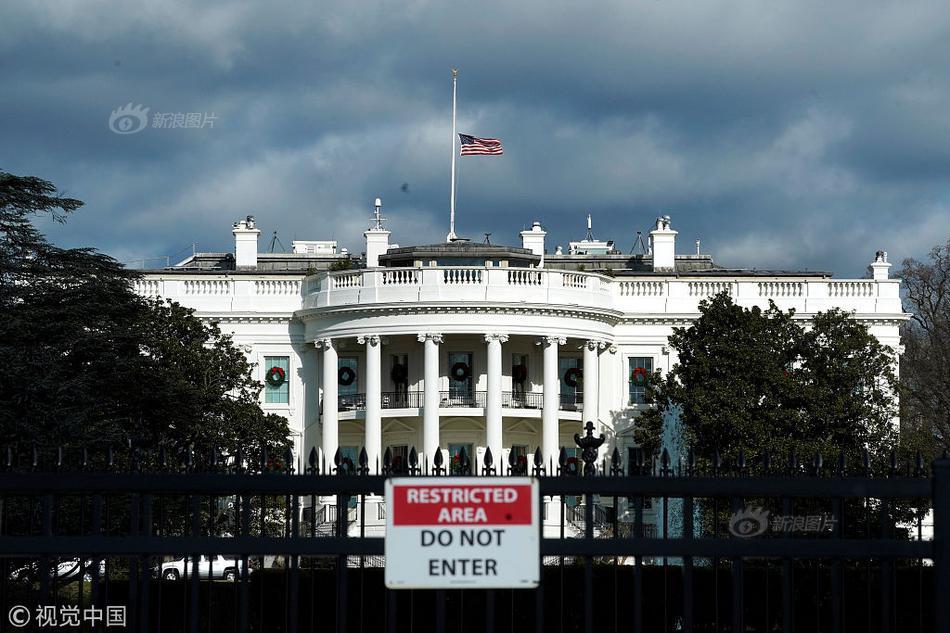A library added a makerspace with 3D printers and craft supplies for community use