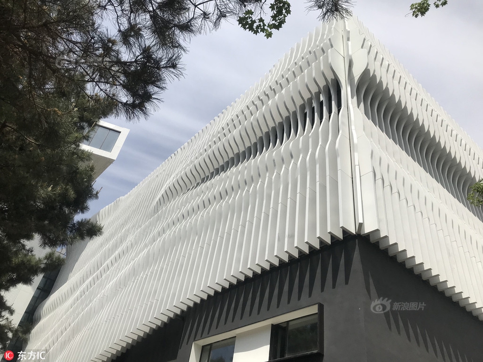 Fashion show raises money for charity with designs by local students