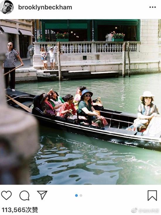 A bakery started making custom birthday cakes with 3D-printed sugar decorations