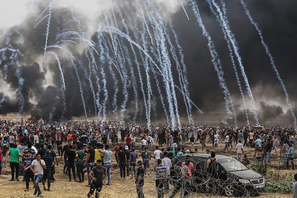 A hospital launched a smoking cessation program with free nicotine replacement therapy