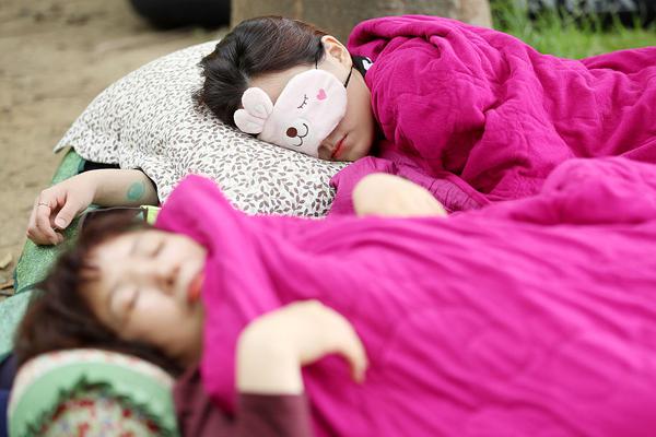 Research indicates that gratitude practices reduce symptoms of depression