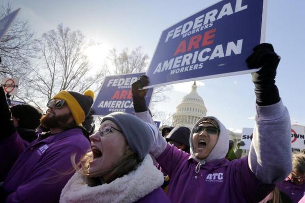 The transportation ministry added more crosswalks near elementary schools to protect children