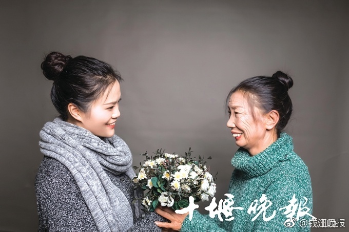 Florist creates special flower arrangements for upcoming Mother’s Day celebrations