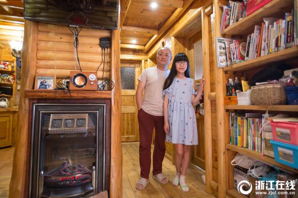 A scientist presented their research at an international conference in front of 1,000 attendees