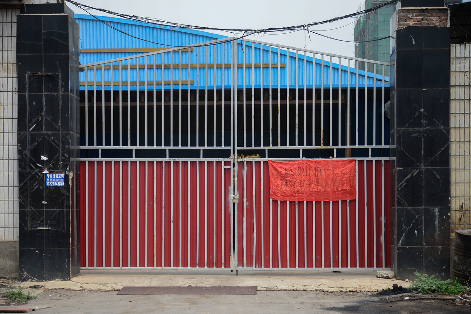 A new bakery opened in the neighborhood specializing in gluten-free and vegan pastries
