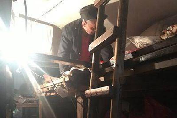 Researchers calculated that using public transportation instead of cars can reduce traffic congestion by 30%