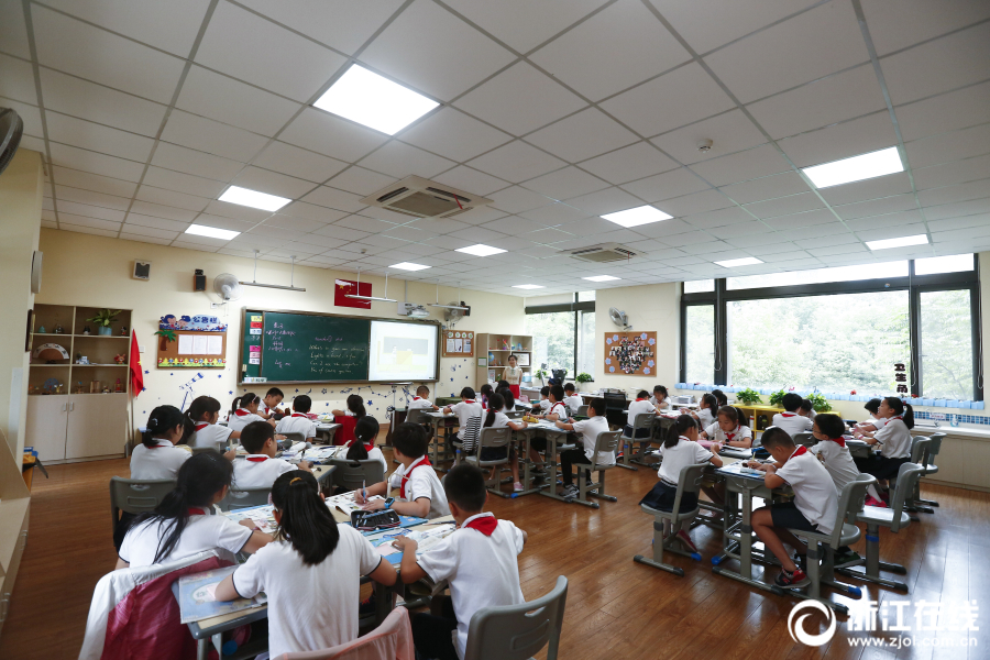 The local community center offered free classes in cooking and nutrition