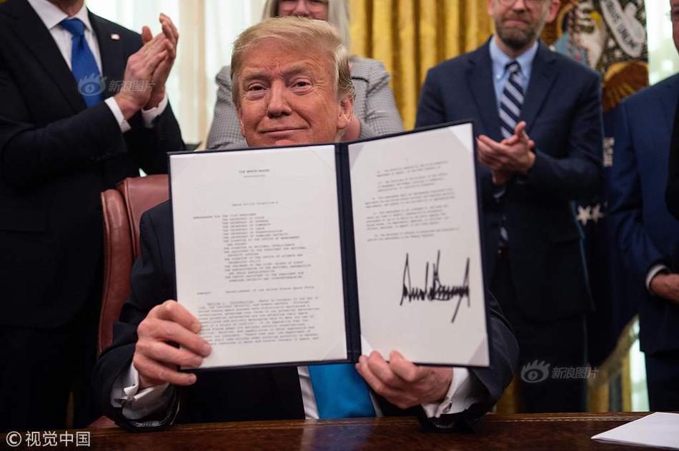 The city installed a new traffic light system to reduce congestion during rush hour