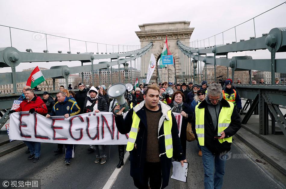 Radio station adds new morning show featuring local news and interviews